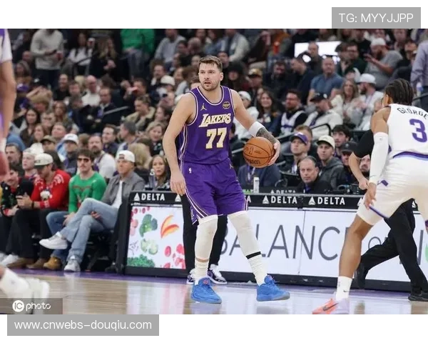 火箭迎芬尼史密斯复出,圣诞大战火湖对决东契奇确认出战