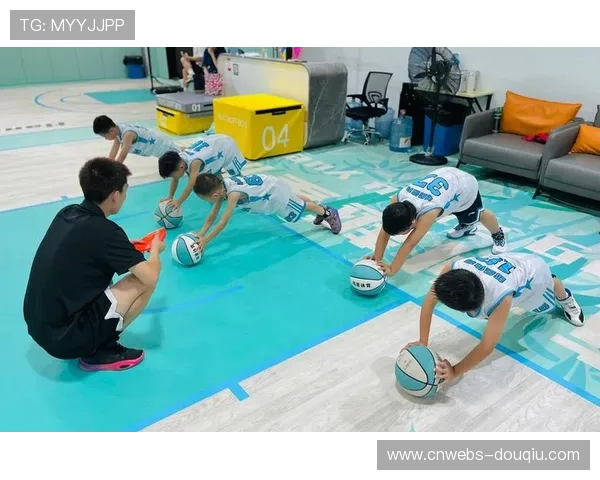 攻防效率数据印证团队篮球重要性，均衡发展成争冠关键